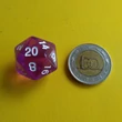 Húszoldalú ikozaéder „kocka" lapszámozva 1-20-ig, áttetsző lila - egyéb színekben is! (1 db)