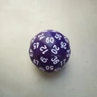 Hatvanoldalú, nagyméretű (38 mm) „dobókocka” lapszámozva 1-60-ig, több színben, feladatötletekkel! - lila