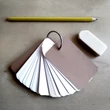Lapméret: 8.6 x 5.4 cm (bankkártya-/jogosítvány mérete) – Szókártya 20 db fehér szín – Same size as a credit card