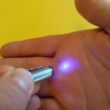 UV-tintás toll lámpával - „láthatatlan” titkosíráshoz, feladatötlet-adó videóval!