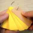 Lapozható – végigpörgethető – kényelmes fogású kartonpapír – DIY Vocabulary shuffle cards – napsárga