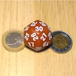 Harminc lappal bíró test deltoidlapokkal – Geometriai (pl. felszín- és térfogatszámítós) feladatokhoz – Thirty-sided die (caramel brown)