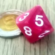 Méret: 22 mm - Tízoldalú kocka játékos feladatokhoz - csapatépítéshez 0-9-ig számozva - magenta szín