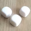 Nagy (20 mm-es) testreszabható dobókocka – Saját társasjáték készítéséhez és tanításhoz – gravírozható – blank white customizable white dice