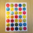 Matrica - mosolygós arcok smiley-k fémesen csillogó - 15 mm - 35 db / ív - Smilyes stickers