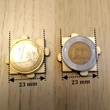 Mérete egy százforintos és egy egyeurós érméhez hasonlítva – Size comparison with coins