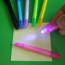 UV-tintás filctoll lámpával - „láthatatlan” titkosíráshoz, feladatötlet-adó videóval! - pink