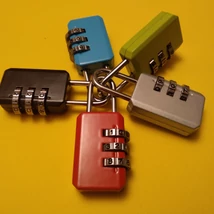 Számzáras háromszámjegyű lakat állítható nyitókóddal – Szabadulószoba és rejtvények készítéséhez – Börőnd és csomag lezárázáshoz utazás során