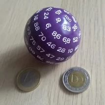 Lila százoldalú dobókoca – Sorsoláshoz és tanórai játékos feladatokhoz – Purple 100-faced dice for teaching