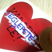 Üdvözlőkártya készítése – Scratch off sticker labels – Lekaparható matrica – 80x70 mm-es piros szív