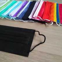 Fekete színű eldobható orvosi szájmaszk – Vidám színes háromrétegű maszkok orrcsíptetővel - Black color mask