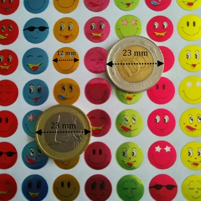 Matrica - mosolygós arcok smiley-k fémesen csillogó, 12 mm, 63 db / ív
