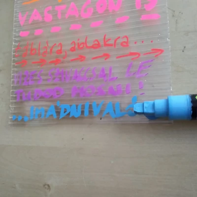 Folyékony kréta - letörölhető, táblára, üvegre, fára, fóliára, műanyagra is ír - világoskék