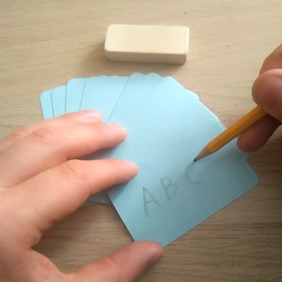 Üres papírkártya – Írható felületű és leradírozható – lekerekített sarkokkal – pasztellkék