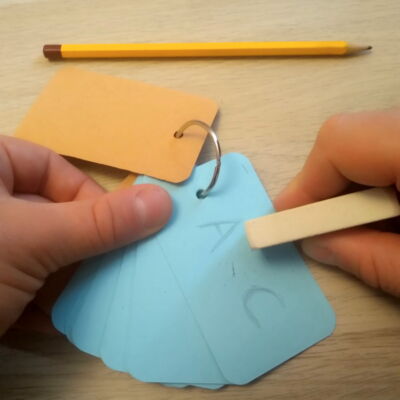Újraírható és leradírozható kártya definíciós játékokhoz – 20 db pasztellkék üres lyukasztott lap – teaching cards