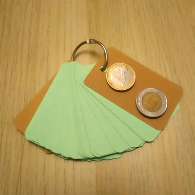 Lapméret: 6.9 x 3.8 cm – Szókártya 30 db - pasztellzöld szín – Same size as a match-box