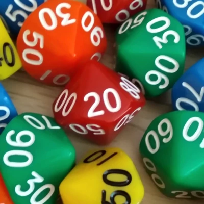Tízoldalú kocka tízesekkel számozva - számoláshoz - műveletekhez - matematika- és idegen nyelvi órán - piros - színválaszték