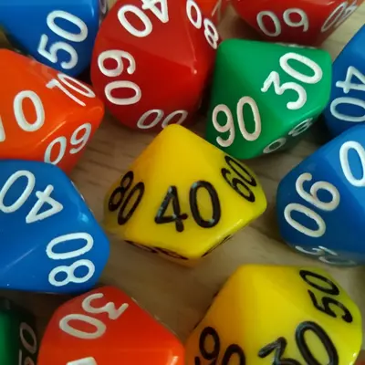Tízoldalú kocka tízesekkel számozva - számoláshoz - műveletekhez - matematika- és idegen nyelvi órán - sárga - színválaszték