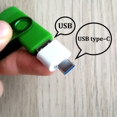Pendrive telefonba – Átalakító USB to type–C adapter black – Plug pendrive or keyboard into smart device – white