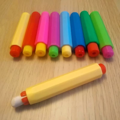 Krétatartó - krétafogó pedagógusoknak óvodába vagy rajz tanításához - Chalk holder - woodcraft marker - halványsárga-piros