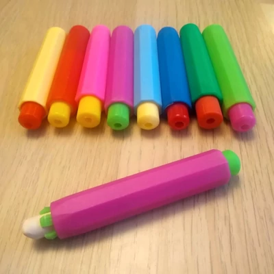 Krétatartó - krétafogó pedagógusoknak óvodába vagy rajz tanításához - Chalk holder - woodcraft marker - ciklámen-zöld