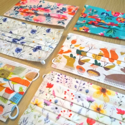 Virágmintás és állatos eldobható orvosi szájmaszk – Vidám színes háromrétegű maszkok orrcsíptetővel - Flower pattern colorful masks