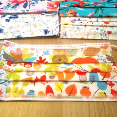 Erdei állatos mintájú eldobható orvosi szájmaszk – Vidám színes háromrétegű maszkok orrcsíptetővel - Friendly animal pattern colorful mask