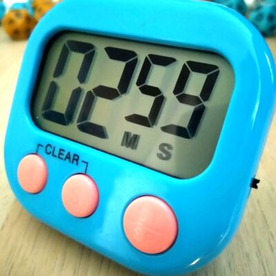 Jól látható kijelzős időzítő – visszaszámláló stopper – időkeret méréséhez órán és vizsgán – mágnessel és tartótalppal – kék